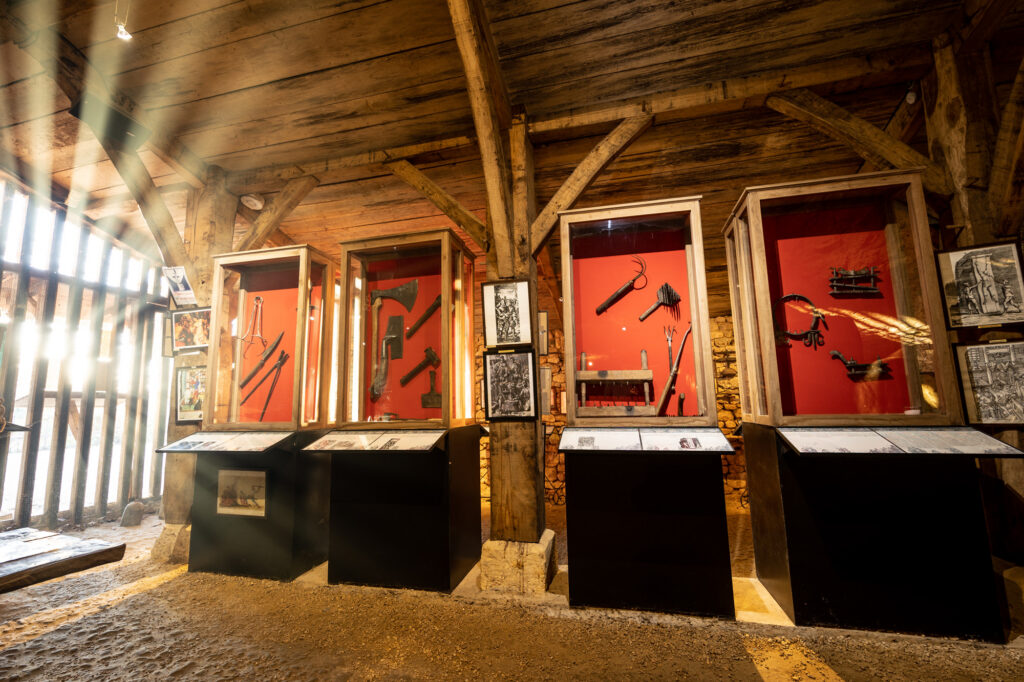 maison forte de reignac armes