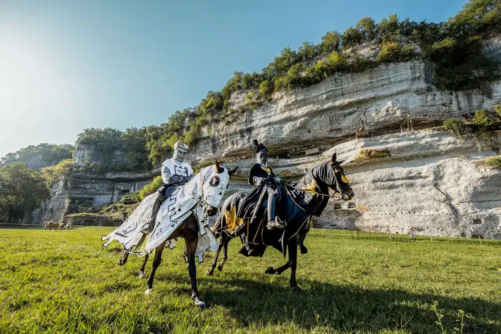 visite de la roque saint christophe en dordogne