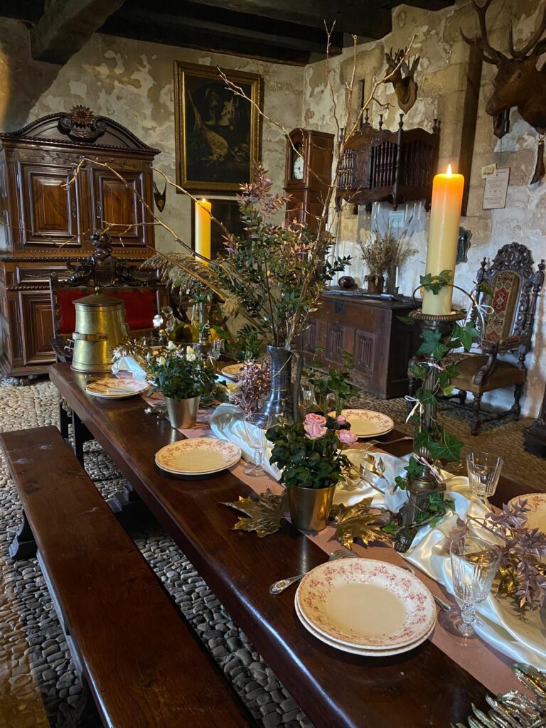 salle dhonneur decoree